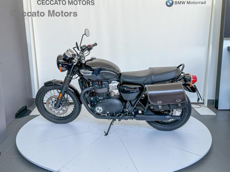 TRIUMPH Bonneville 900 T100 Black