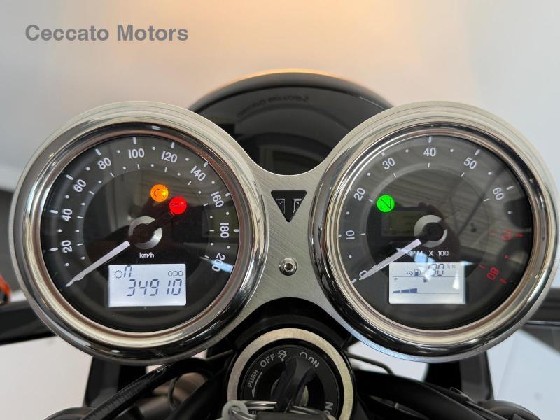 TRIUMPH Bonneville 900 T100 Black