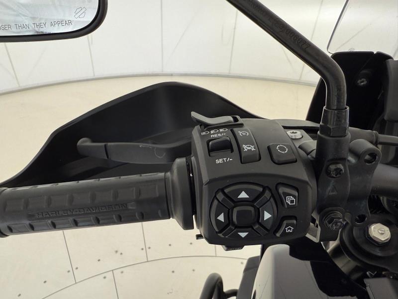 HARLEY DAVIDSON Pan America 1250 Vivid Black