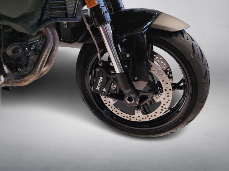 BMW F 900 XR Triple Black Abs