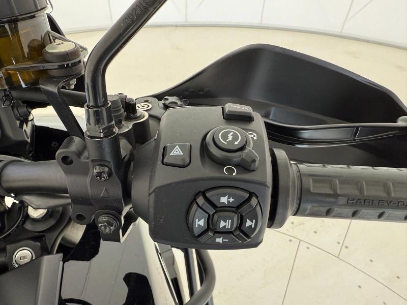 HARLEY-DAVIDSON Pan America 1250 Vivid Black