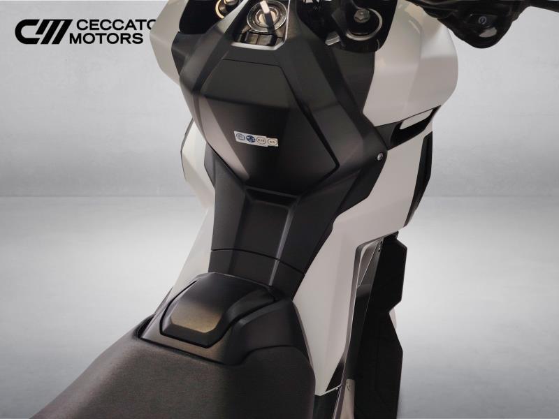 HONDA X-ADV 750 DCT Abs