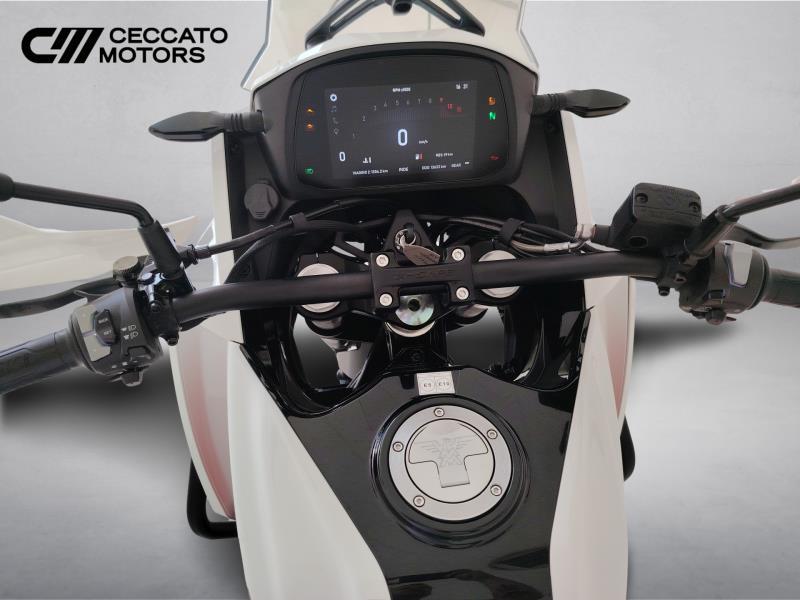 MOTO MORINI X Cape 650 cerchi a raggi Abs