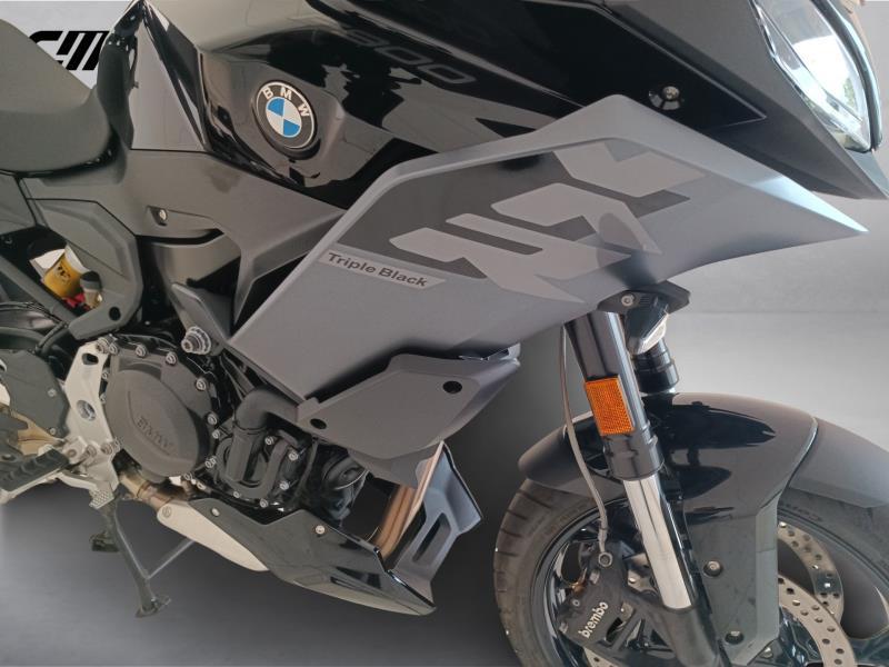 BMW F 900 XR Triple Black Abs