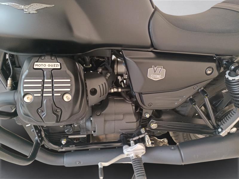 MOTO GUZZI V7 850 Stone Abs