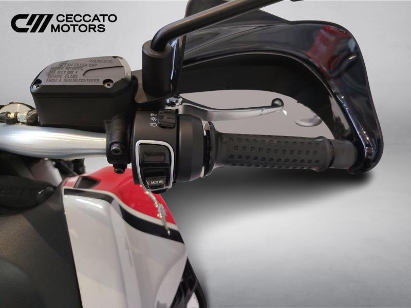 MOTO GUZZI V85 TT Evocative Graphics Abs