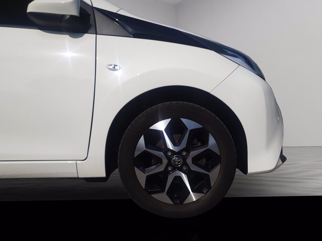 TOYOTA Aygo 5p 1.0 x-play 72cv