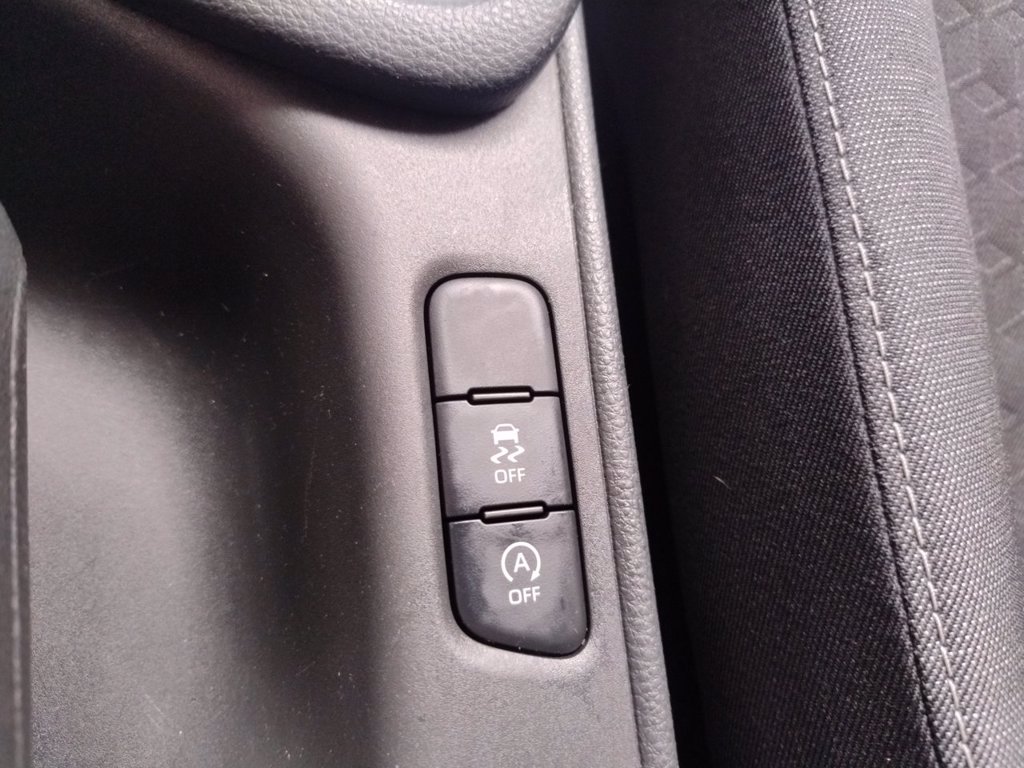TOYOTA Yaris 1.0 active