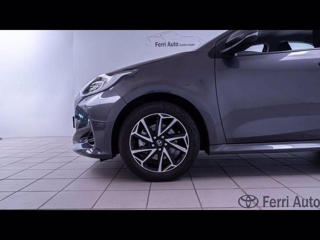 TOYOTA Yaris 1.5h trend