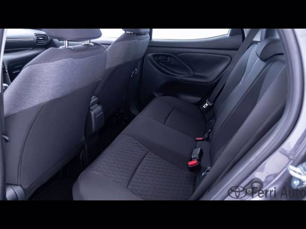 TOYOTA Yaris 1.5h trend