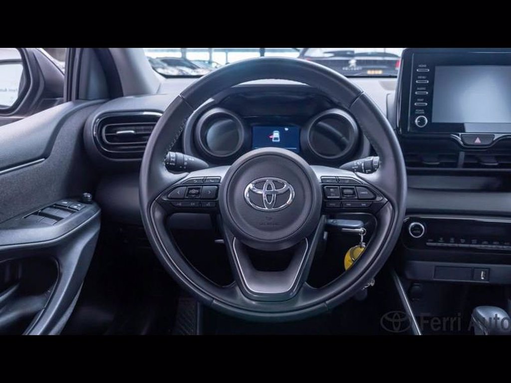 TOYOTA Yaris 1.5h trend