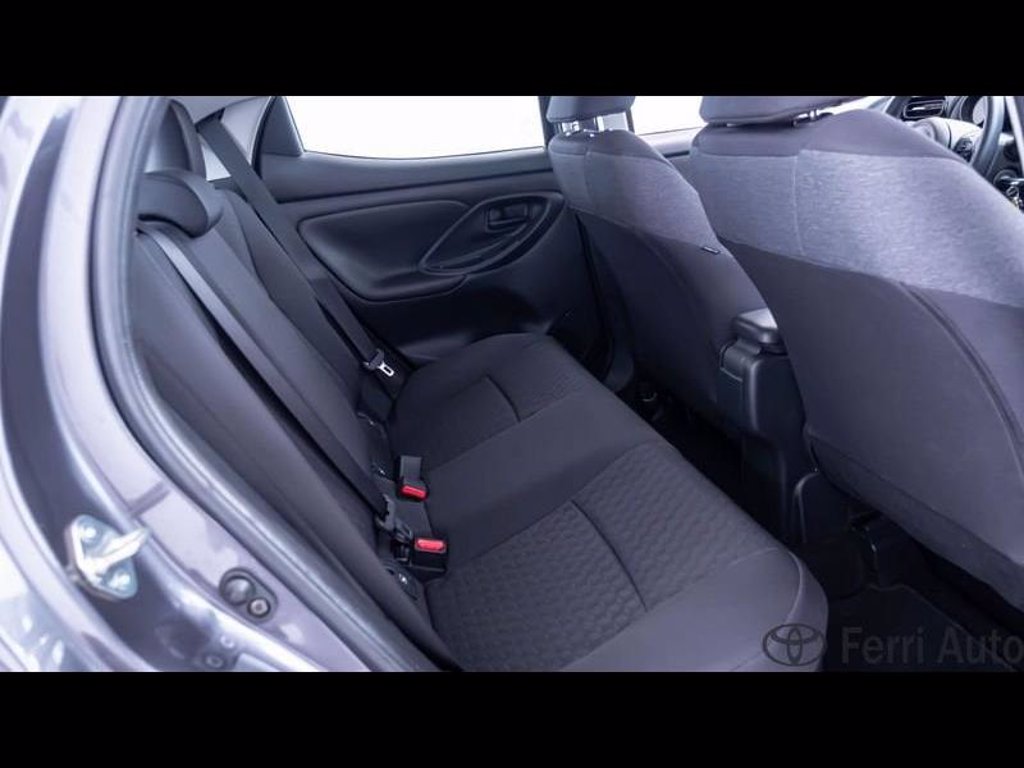 TOYOTA Yaris 1.5h trend