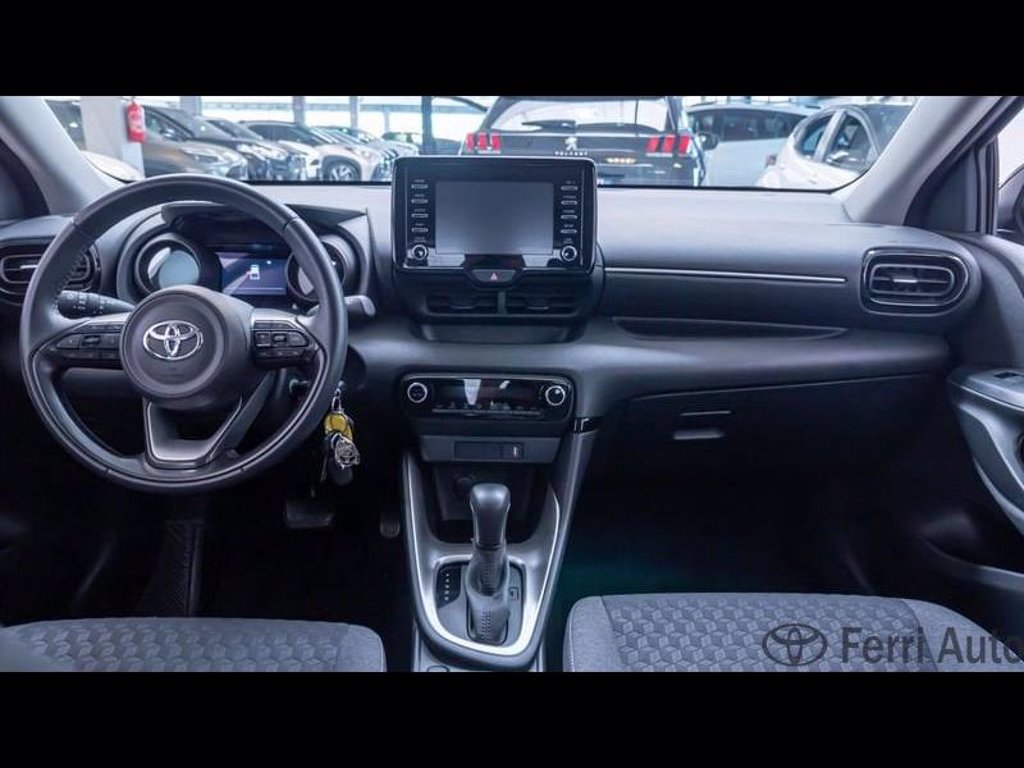 TOYOTA Yaris 1.5h trend