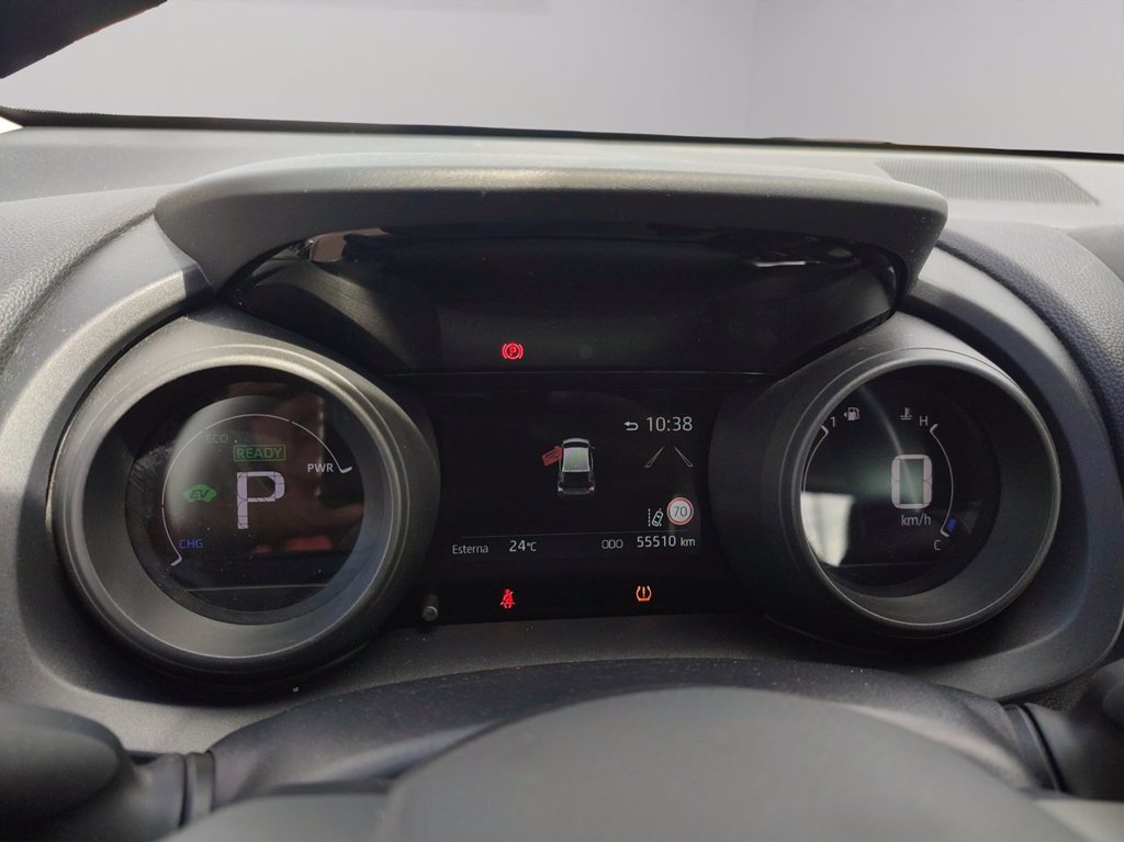 TOYOTA Yaris 1.5h trend