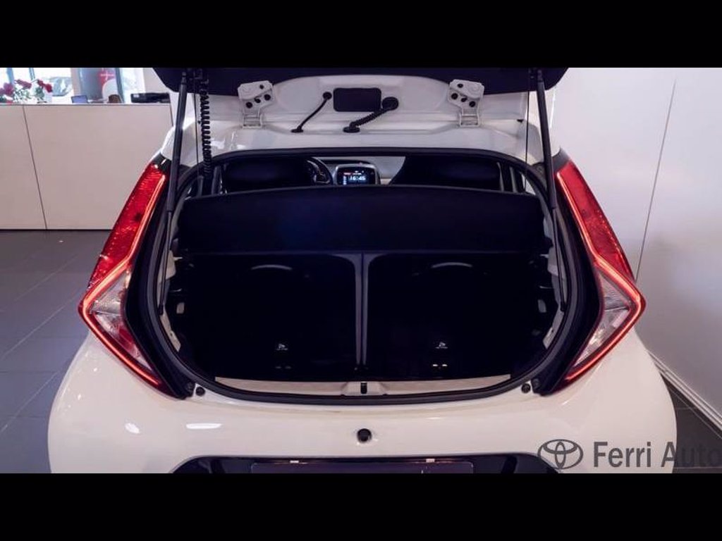 TOYOTA Aygo 5p 1.0 x-play 72cv
