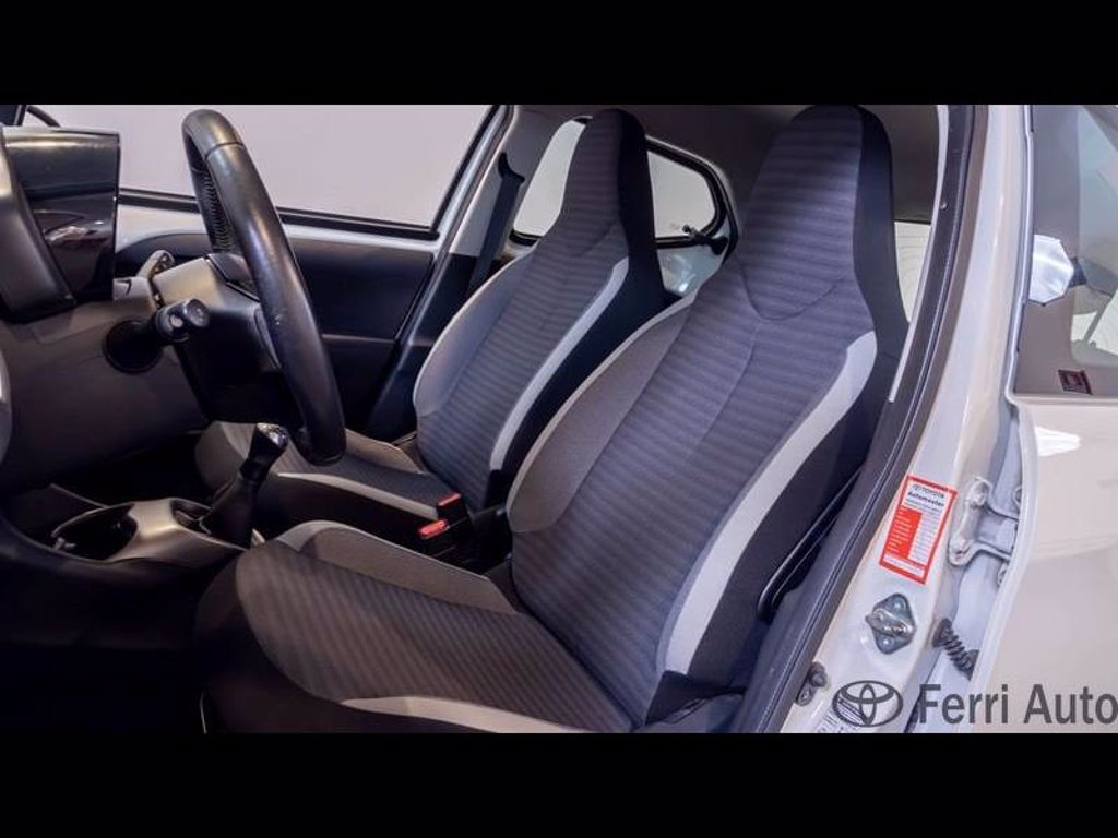 TOYOTA Aygo 5p 1.0 x-play 72cv