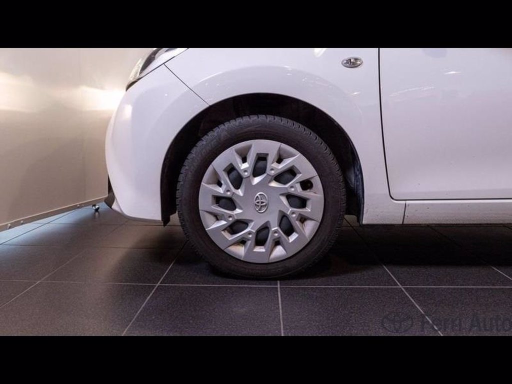 TOYOTA Aygo 5p 1.0 x-play 72cv