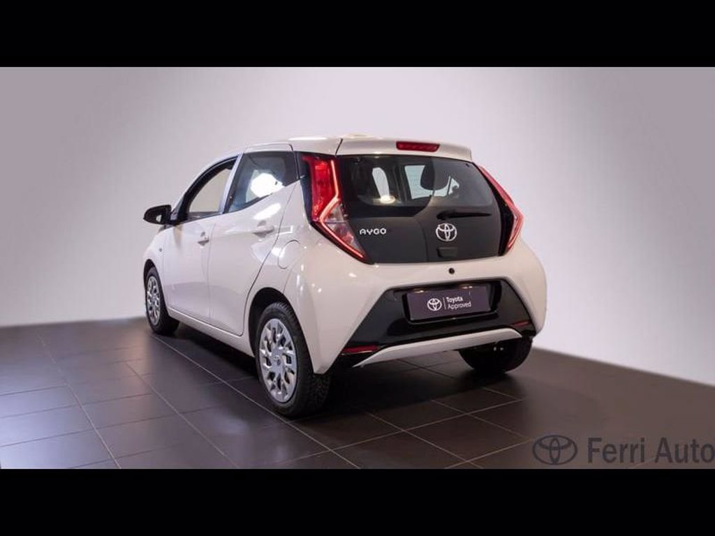 TOYOTA Aygo 5p 1.0 x-play 72cv