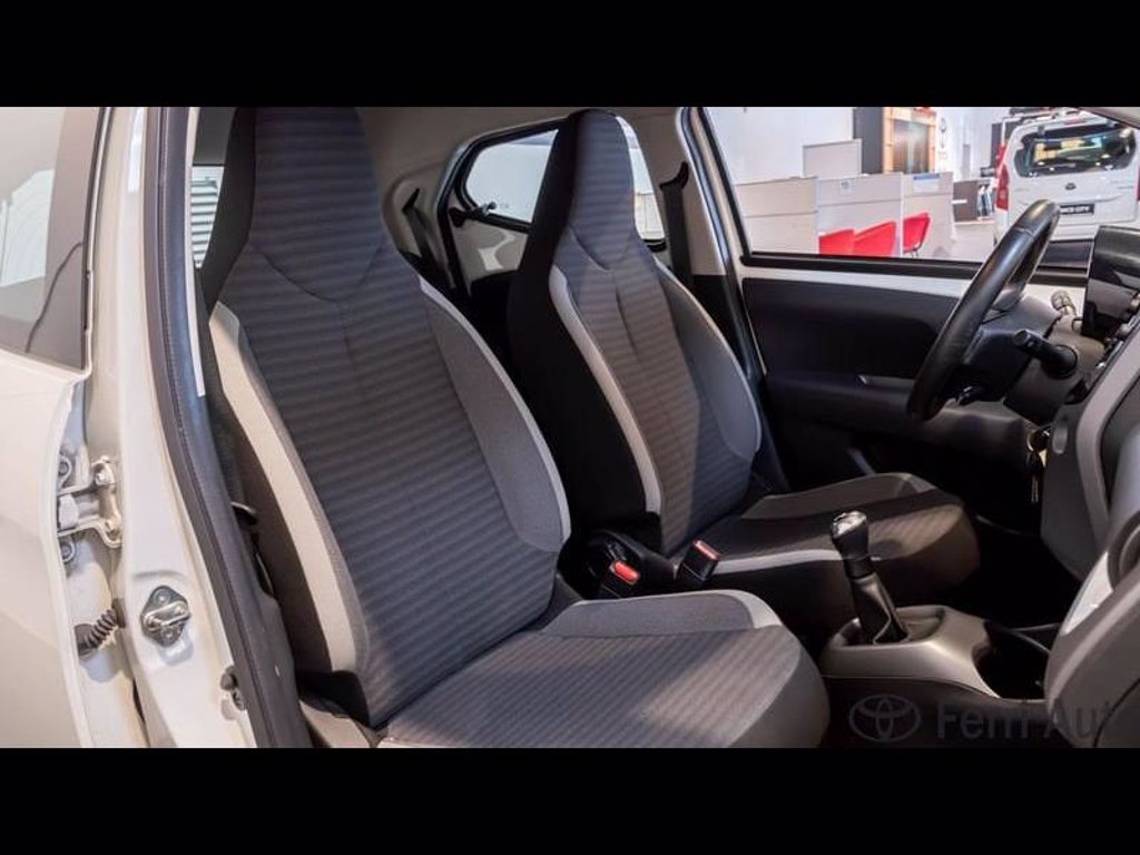 TOYOTA Aygo 5p 1.0 x-play 72cv
