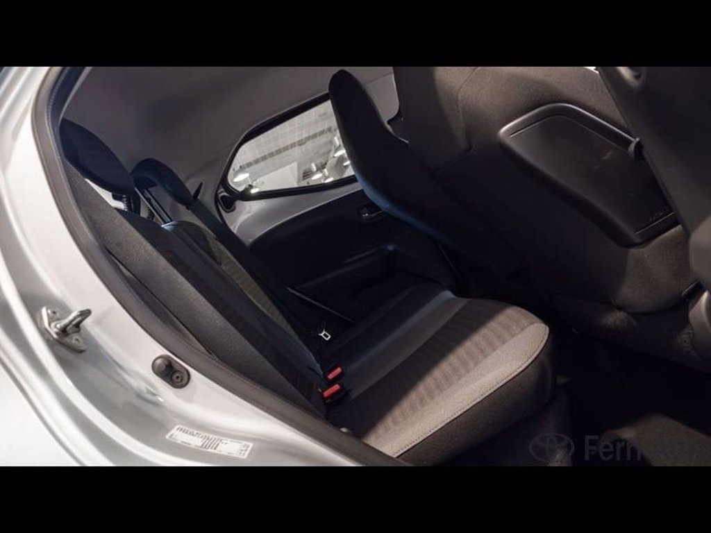 TOYOTA Aygo 5p 1.0 x-play 72cv