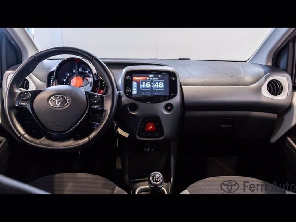 TOYOTA Aygo 5p 1.0 x-play 72cv