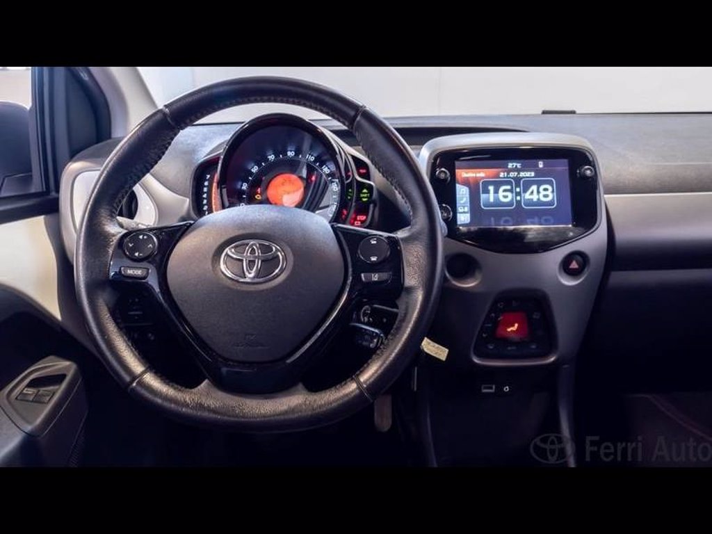 TOYOTA Aygo 5p 1.0 x-play 72cv