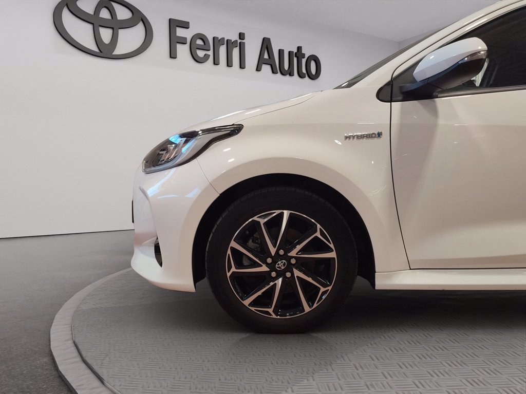 TOYOTA Yaris 1.5h trend
