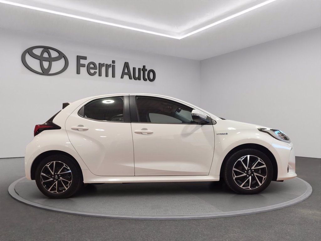 TOYOTA Yaris 1.5h trend
