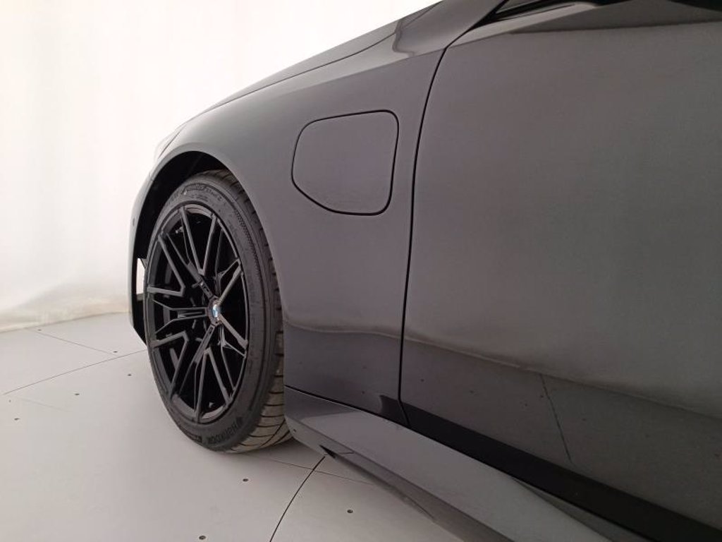 BMW M5 4.4 727cv auto