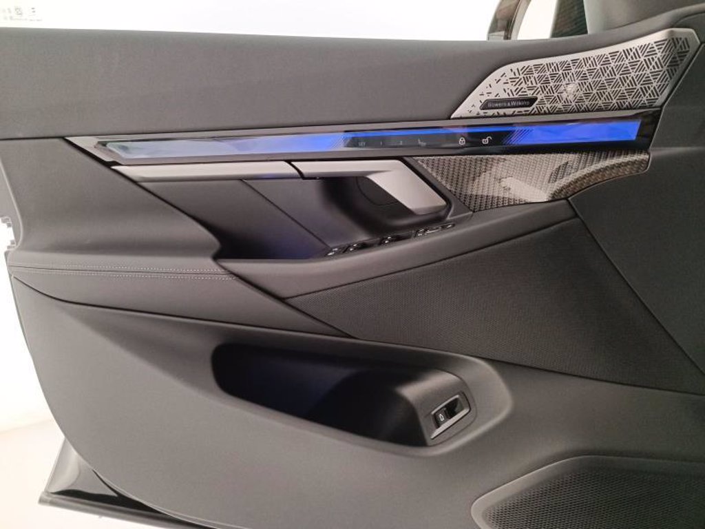 BMW M5 4.4 727cv auto