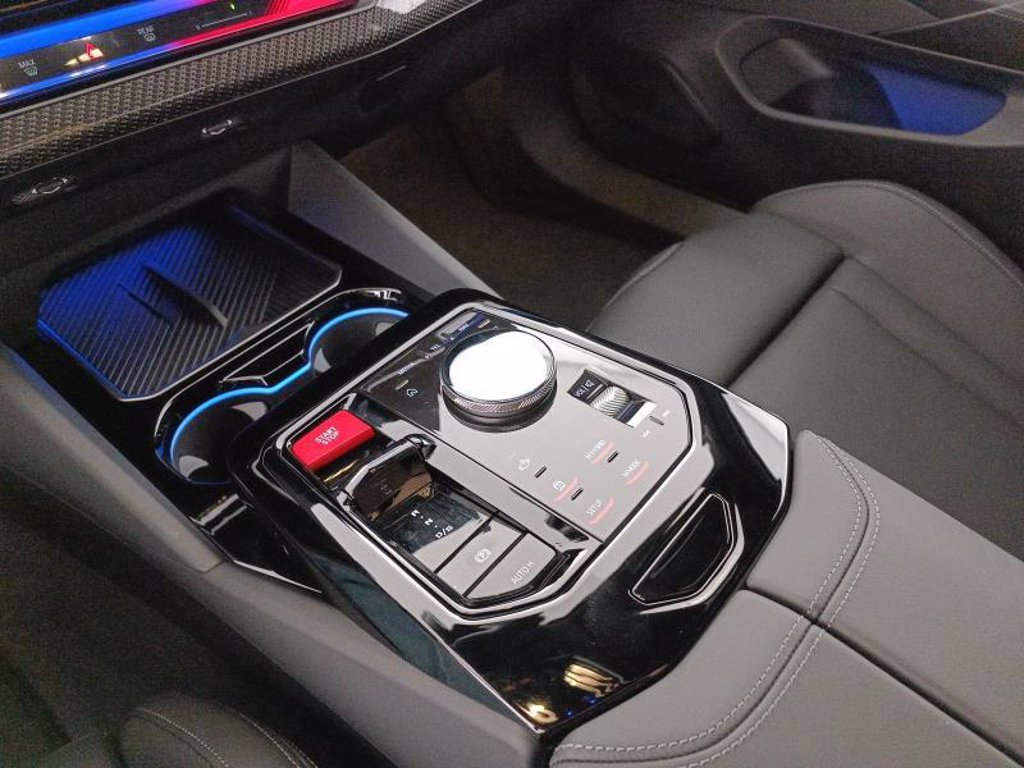 BMW M5 4.4 727cv auto