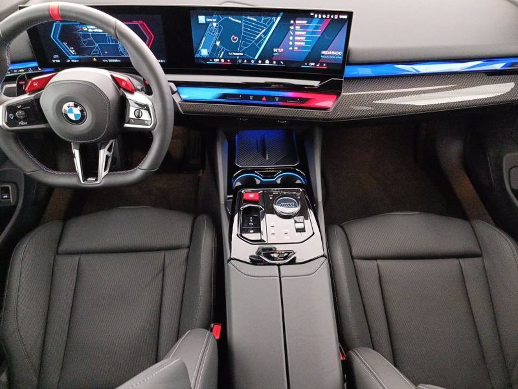 BMW M5 4.4 727cv auto