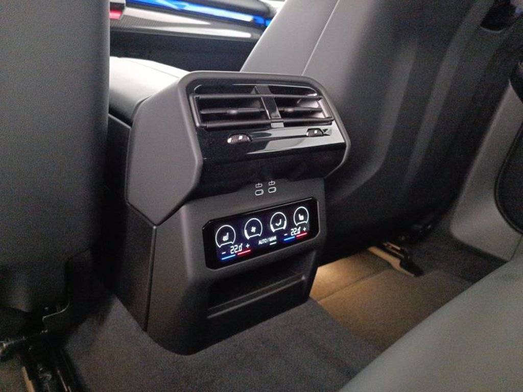 BMW M5 4.4 727cv auto