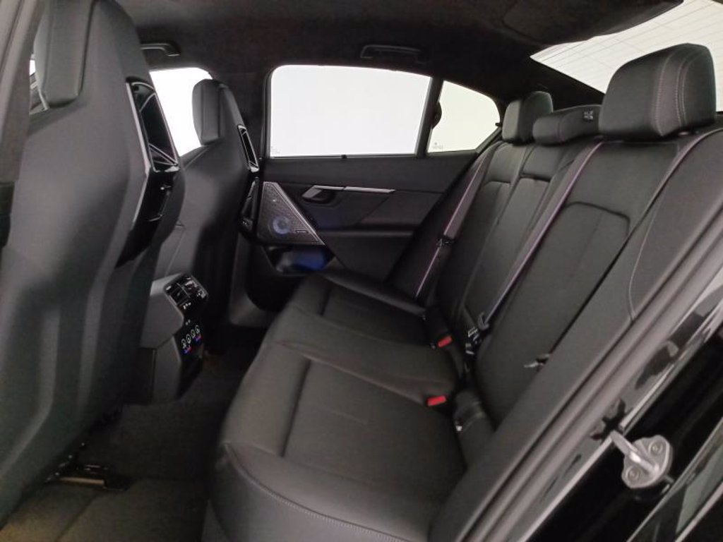 BMW M5 4.4 727cv auto