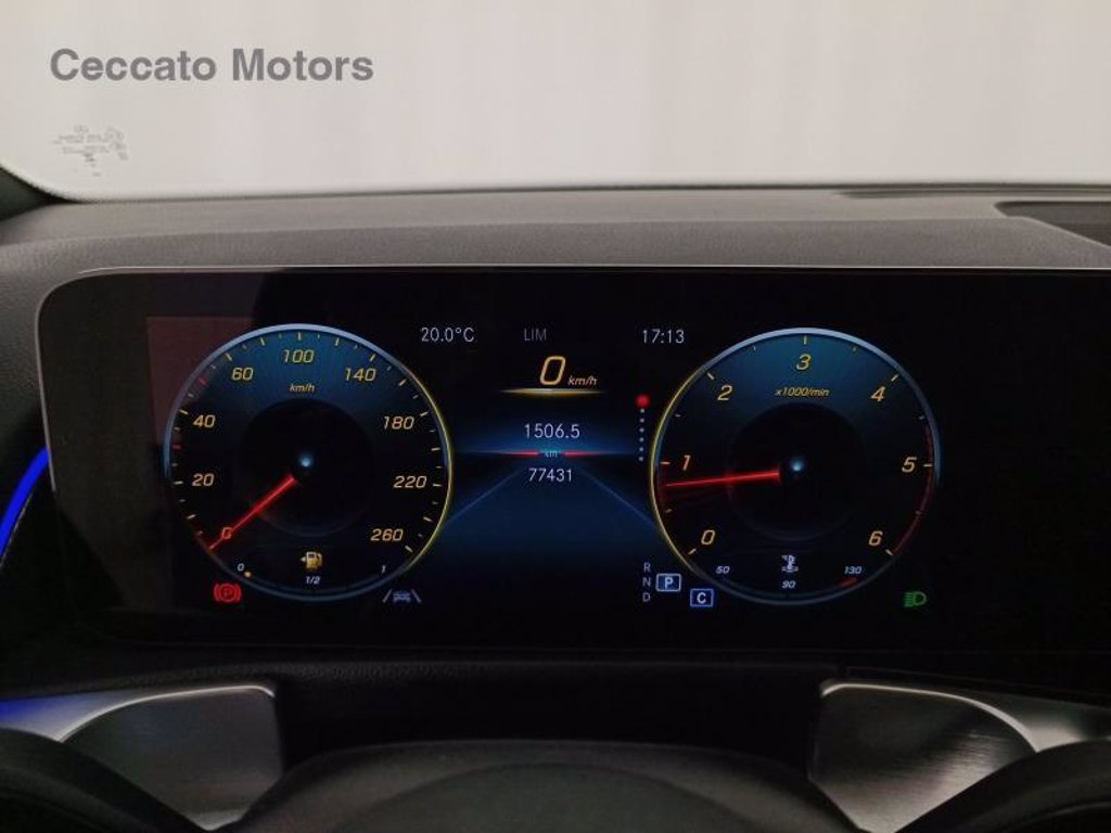 MERCEDES Glb 200 d premium auto