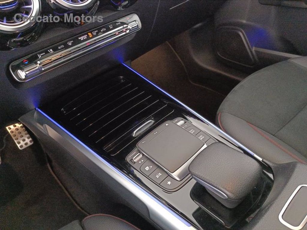 MERCEDES Glb 200 d premium auto