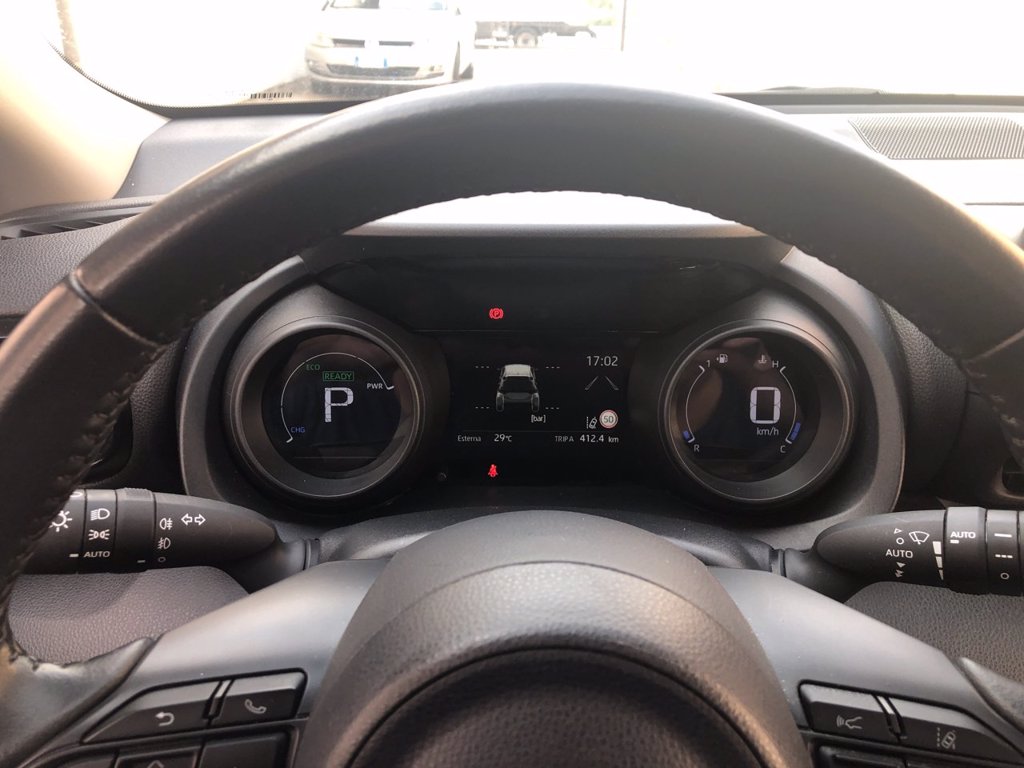 TOYOTA Yaris 1.5h trend