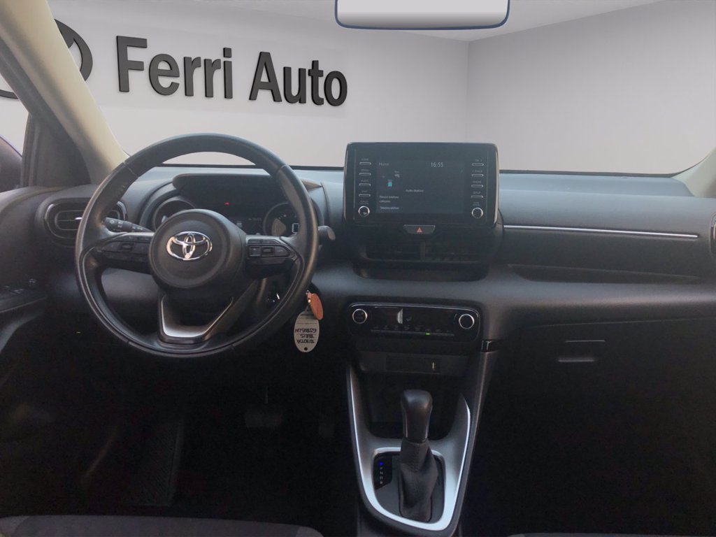 TOYOTA Yaris 1.5h trend