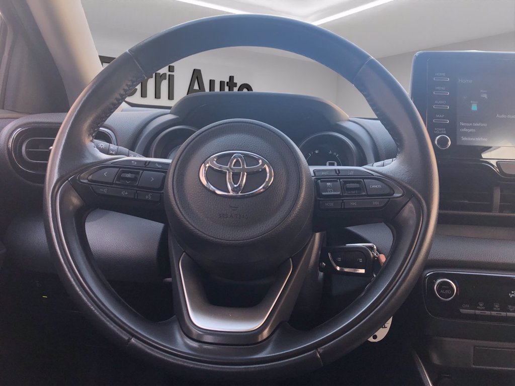 TOYOTA Yaris 1.5h trend