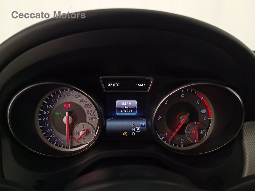 MERCEDES Gla 200 d sport auto