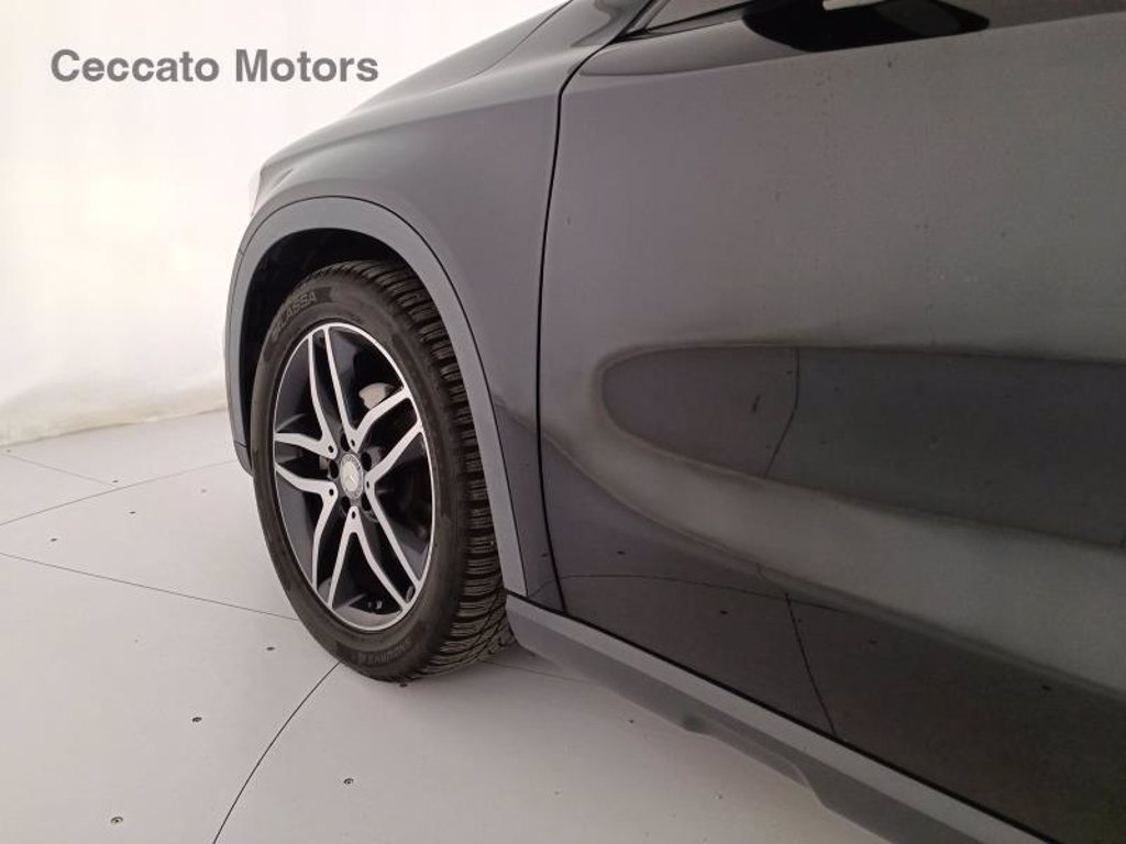 MERCEDES Gla 200 d sport auto