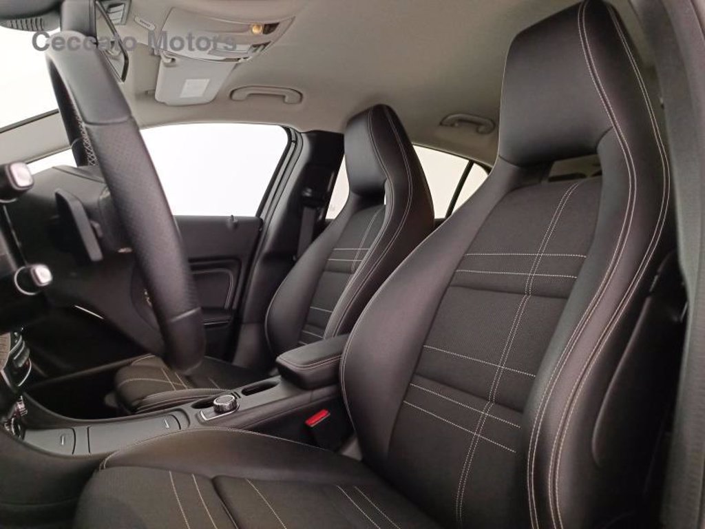 MERCEDES Gla 200 d sport auto