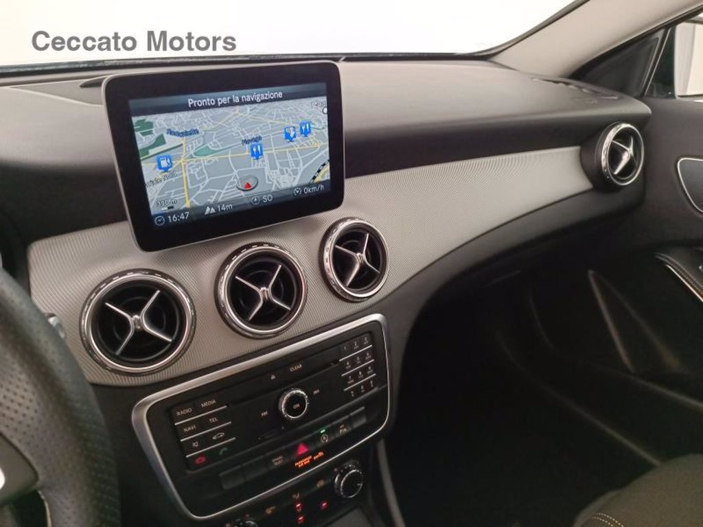 MERCEDES Gla 200 d sport auto