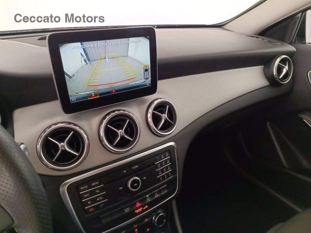 MERCEDES Gla 200 d sport auto