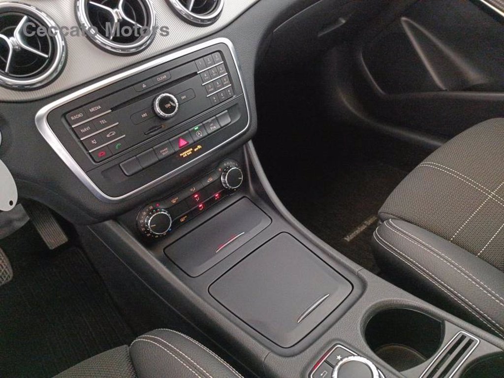 MERCEDES Gla 200 d sport auto