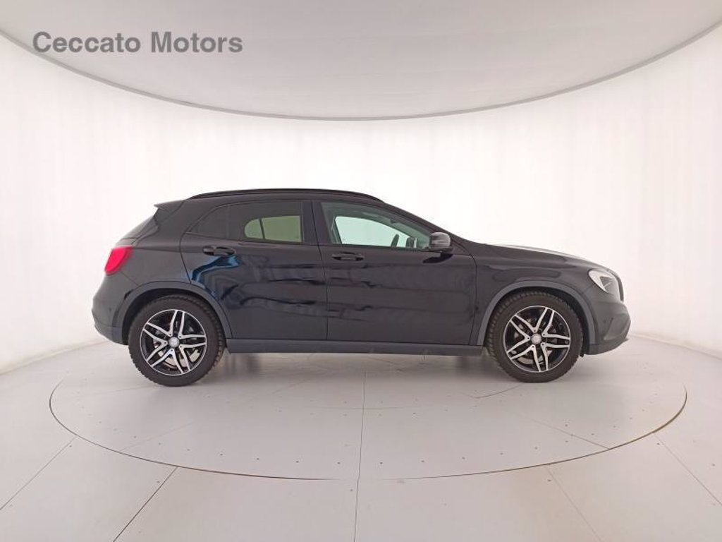 MERCEDES Gla 200 d sport auto