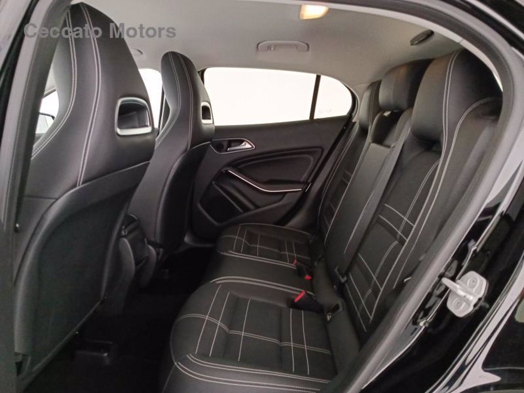 MERCEDES Gla 200 d sport auto