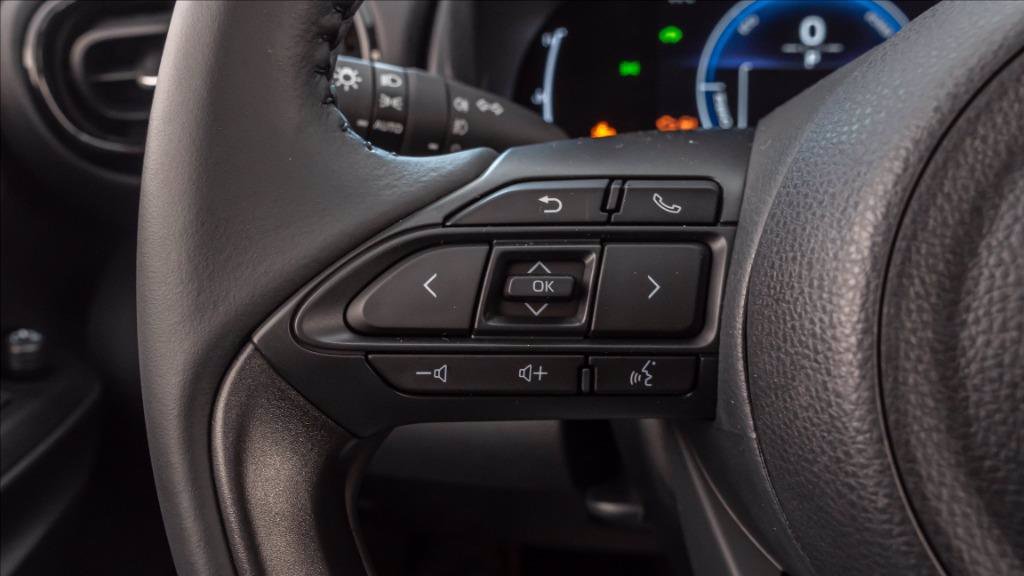 TOYOTA Yaris 1.5h Lounge