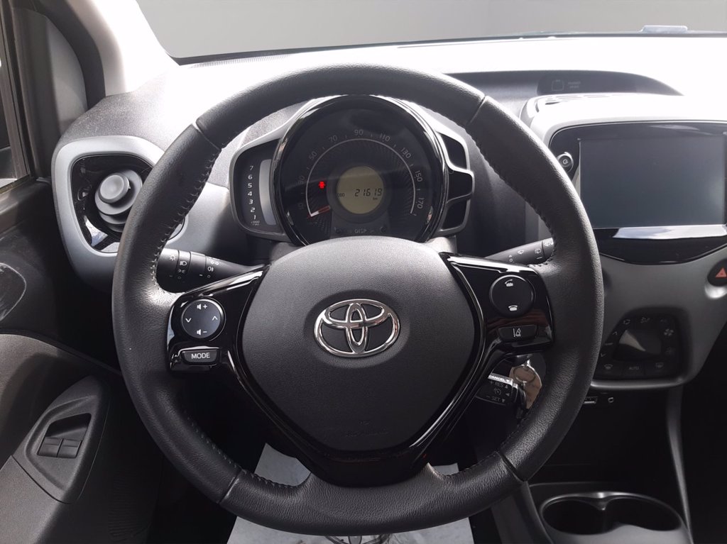TOYOTA Aygo 5p 1.0 x-play 72cv
