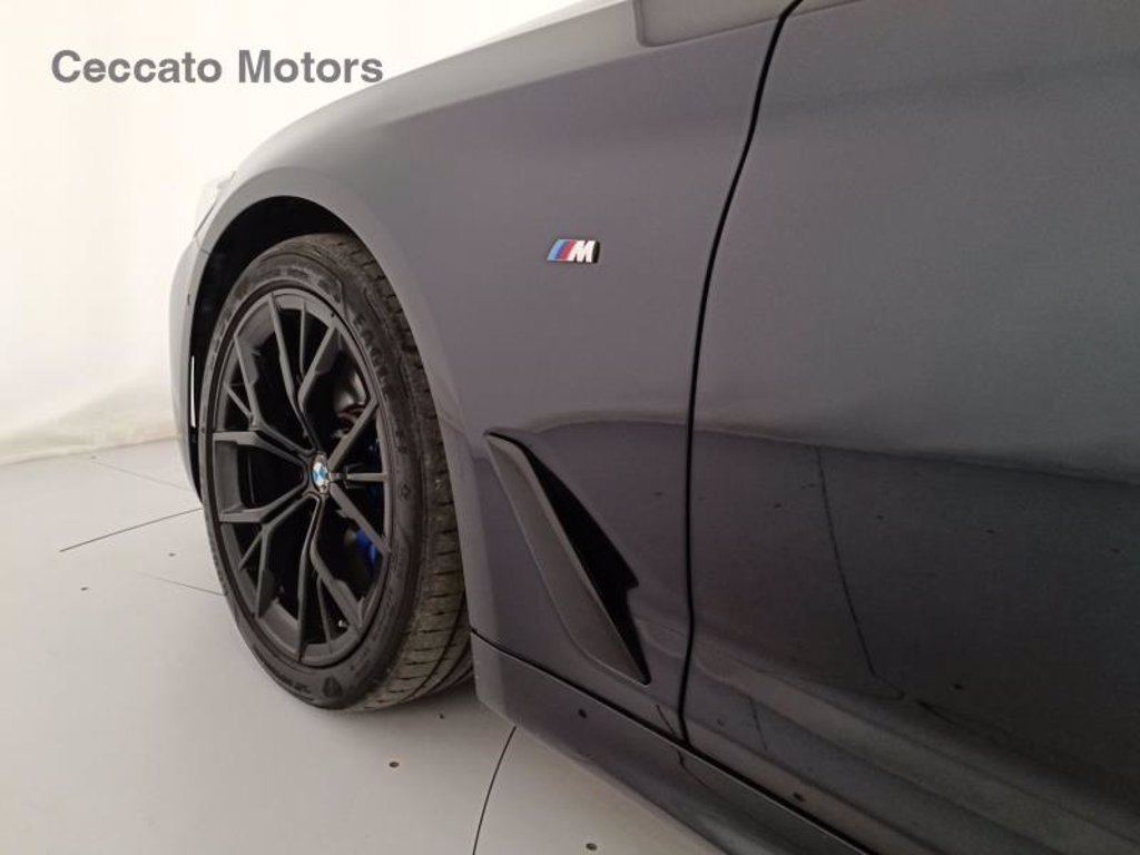 BMW 530d touring mhev 48v xdrive msport auto
